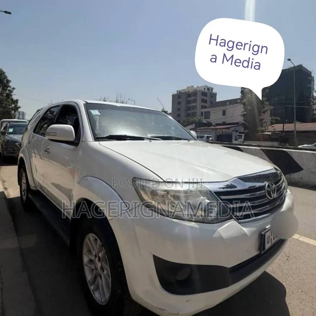 Toyota Fortuner 2012 White
