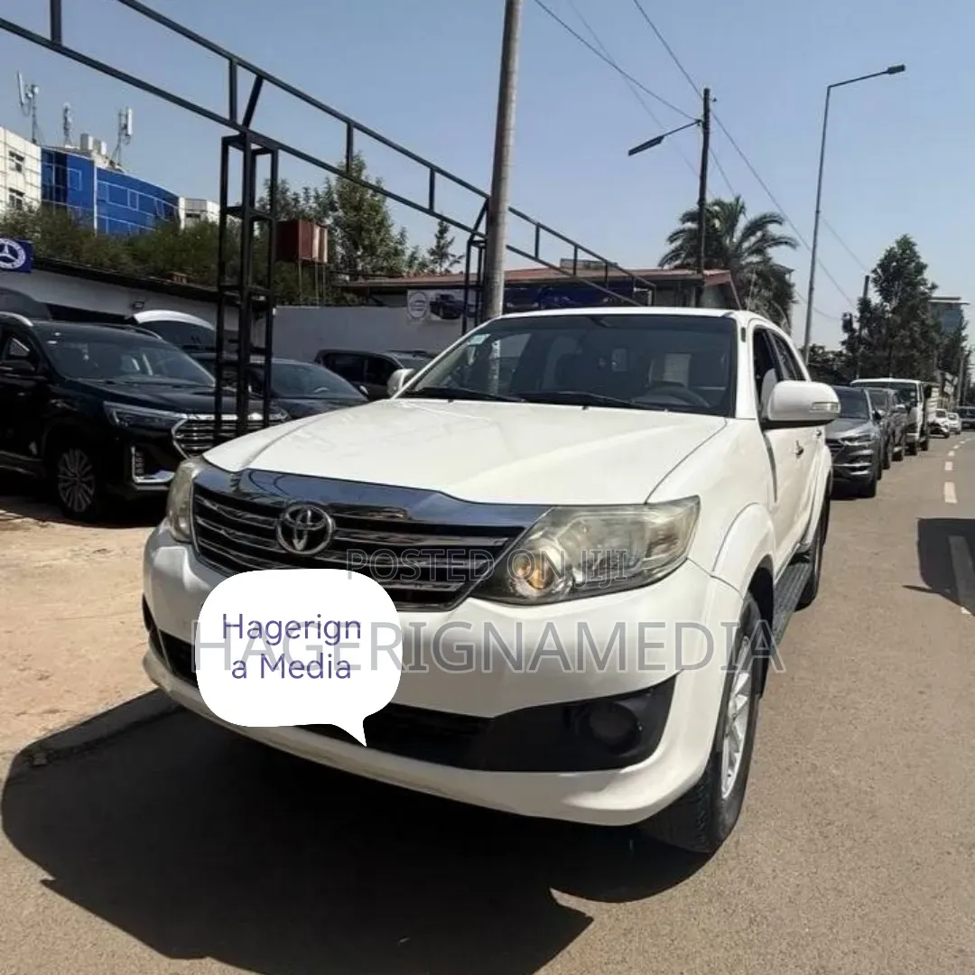 Toyota Fortuner 2012 White