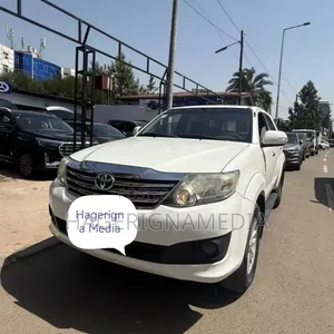 Toyota Fortuner 2012 White