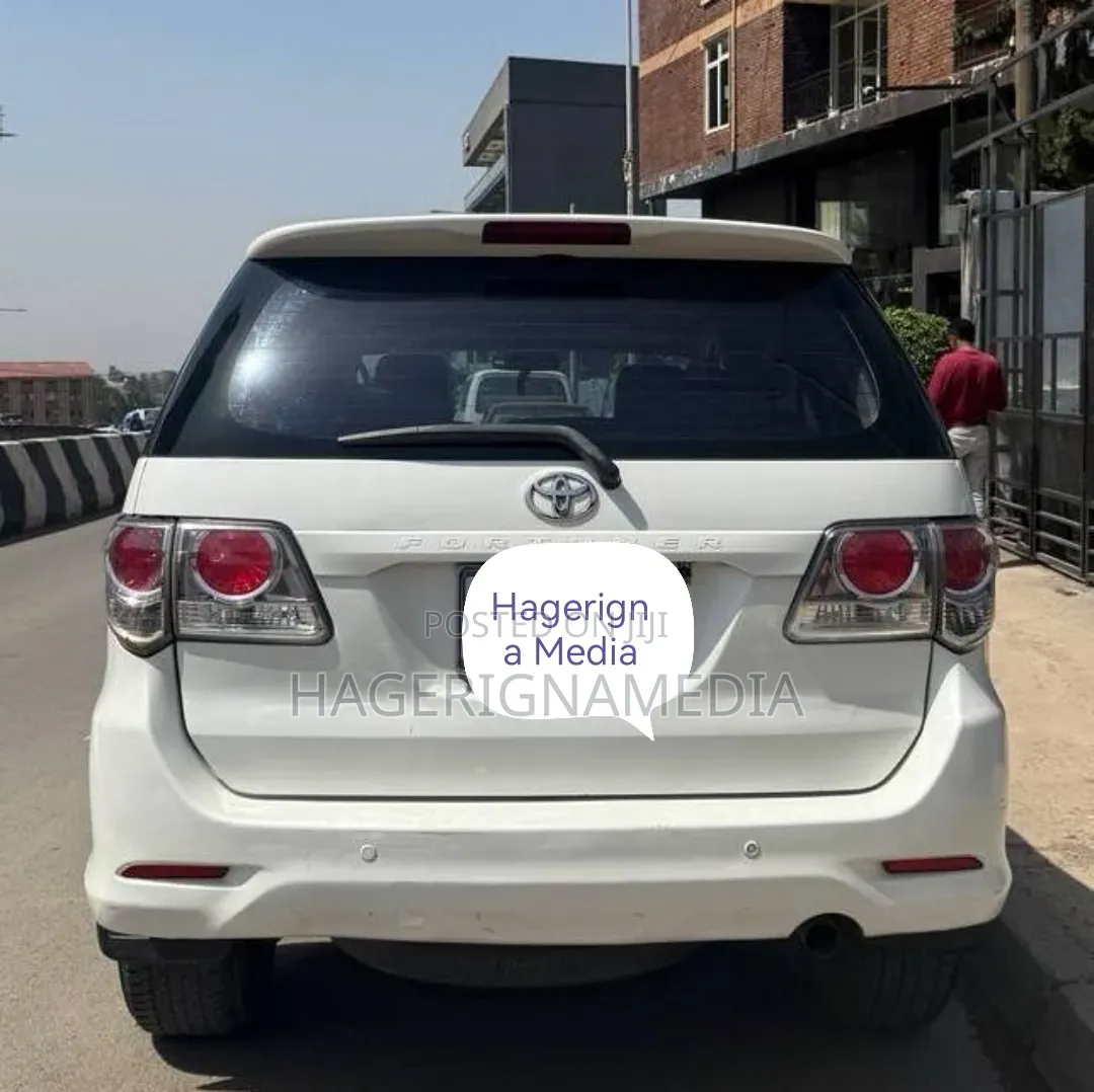 Toyota Fortuner 2012 White