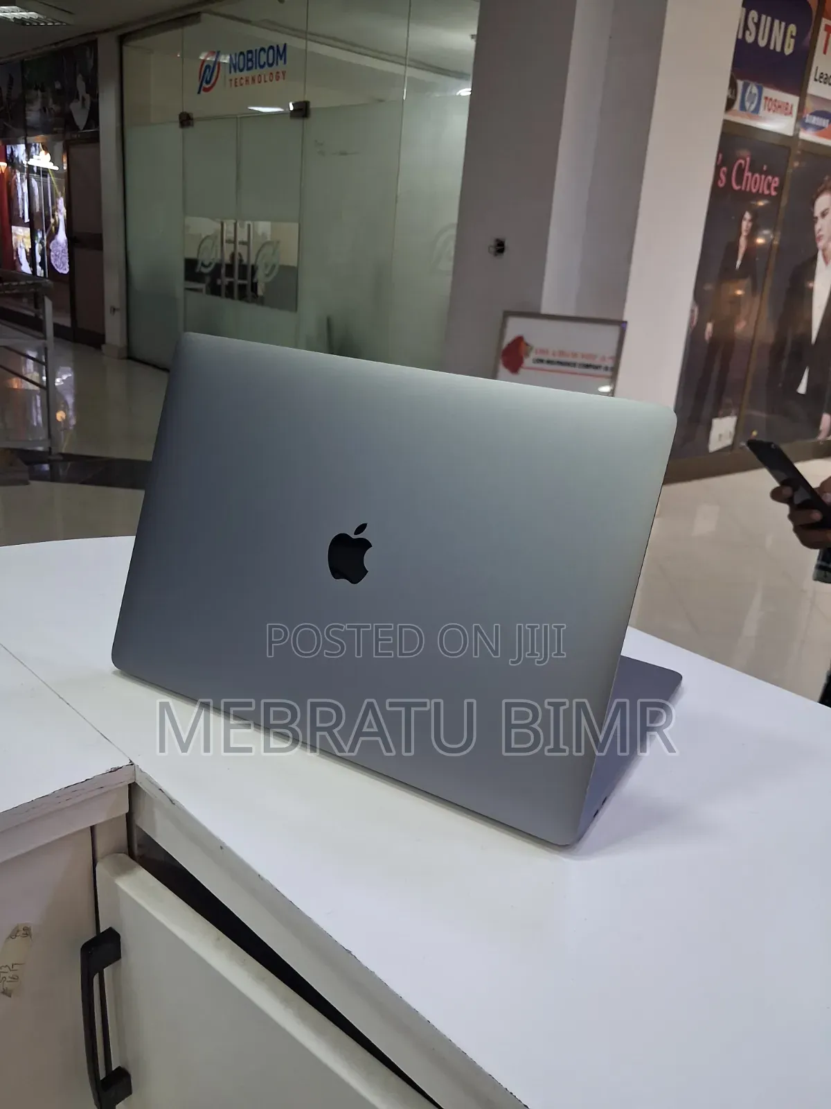 New Laptop Apple MacBook Pro 2017 16GB Intel Core i7 SSD 512GB