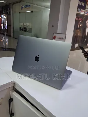 New Laptop Apple MacBook Pro 2017 16GB Intel Core i7 SSD 512GB