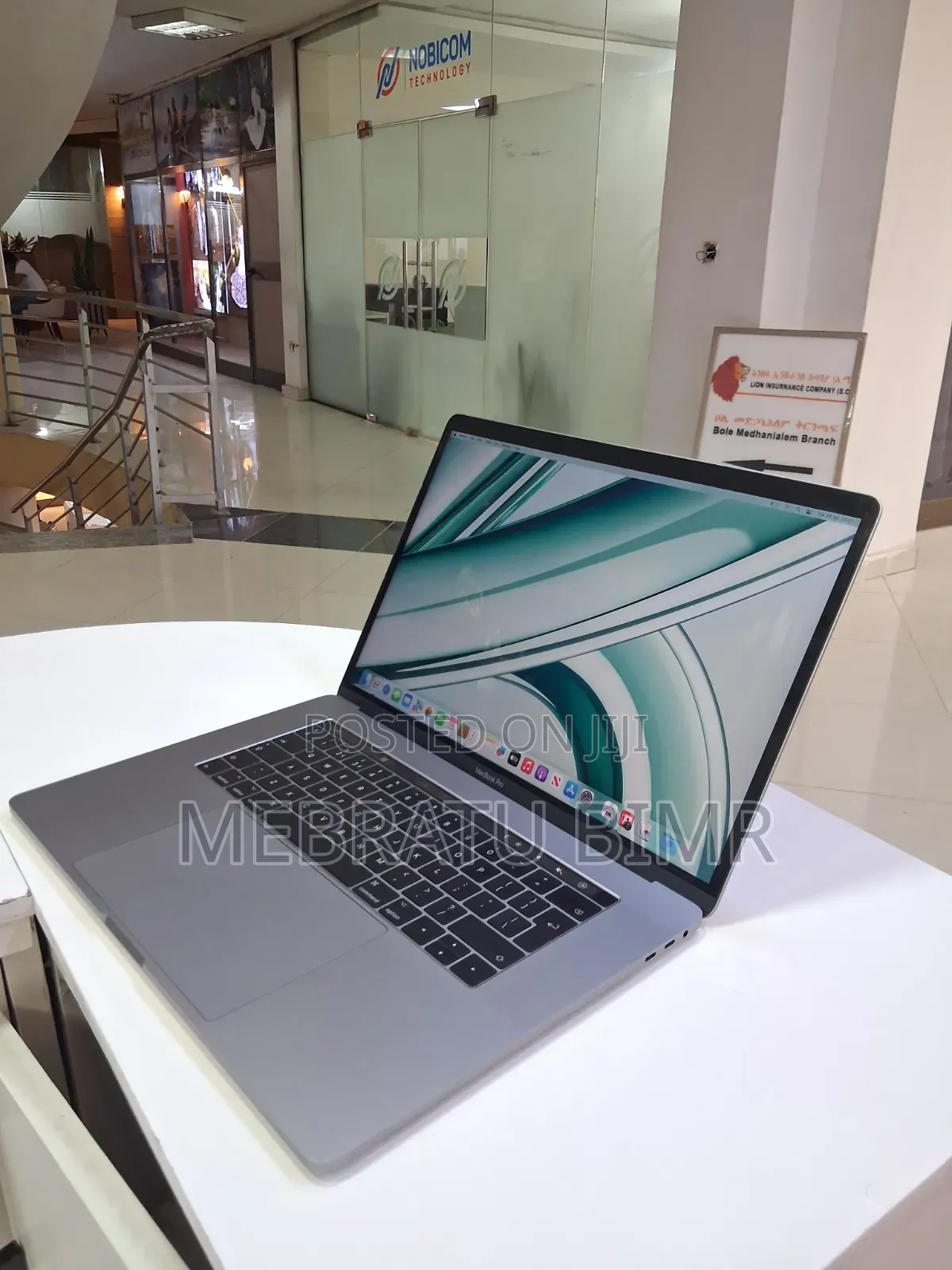 New Laptop Apple MacBook Pro 2017 16GB Intel Core i7 SSD 512GB