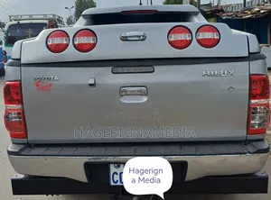 Toyota Hilux 2015 Silver