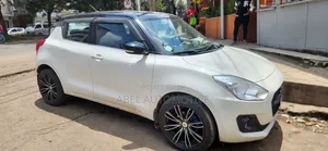 Suzuki Swift 2022 White