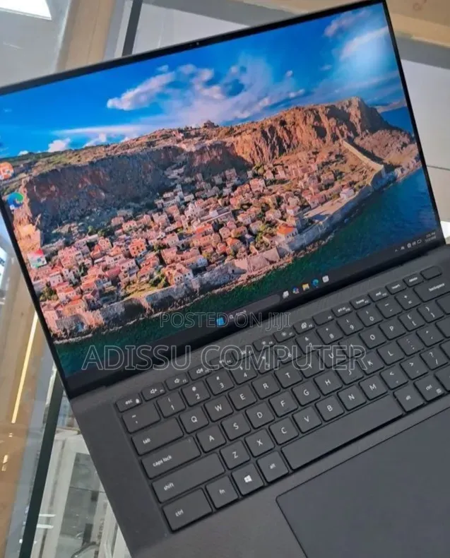 New Laptop Dell XPS 15 16GB Intel Core i7 SSD 512GB