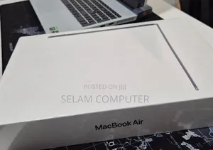 New Laptop Apple MacBook Air 2020 M1 8GB Apple M2 SSD 256GB