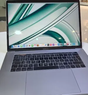 New Laptop Apple MacBook Pro 2017 16GB Intel Core i7 SSD 512GB
