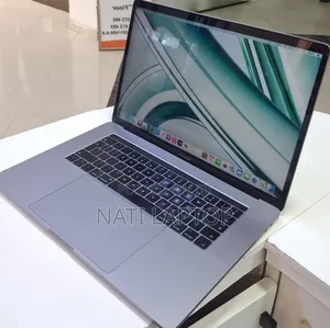 New Laptop Apple MacBook Pro 2017 16GB Intel Core i7 SSD 512GB