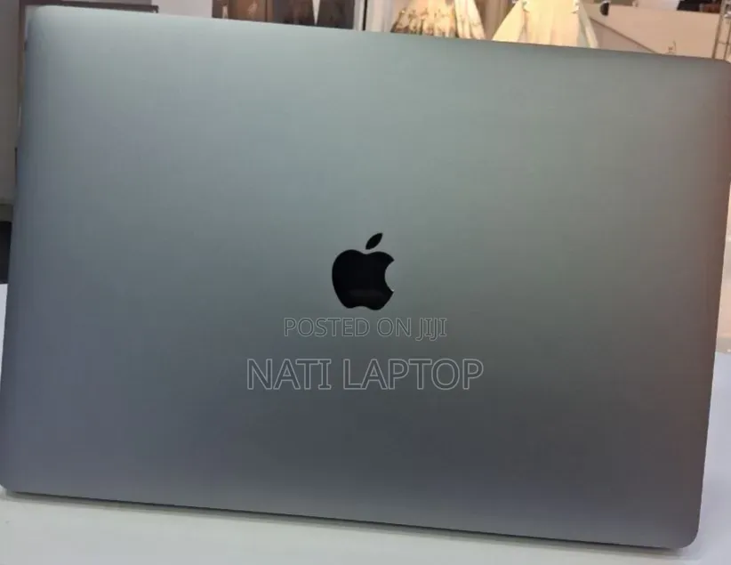 New Laptop Apple MacBook Pro 2017 16GB Intel Core i7 SSD 512GB