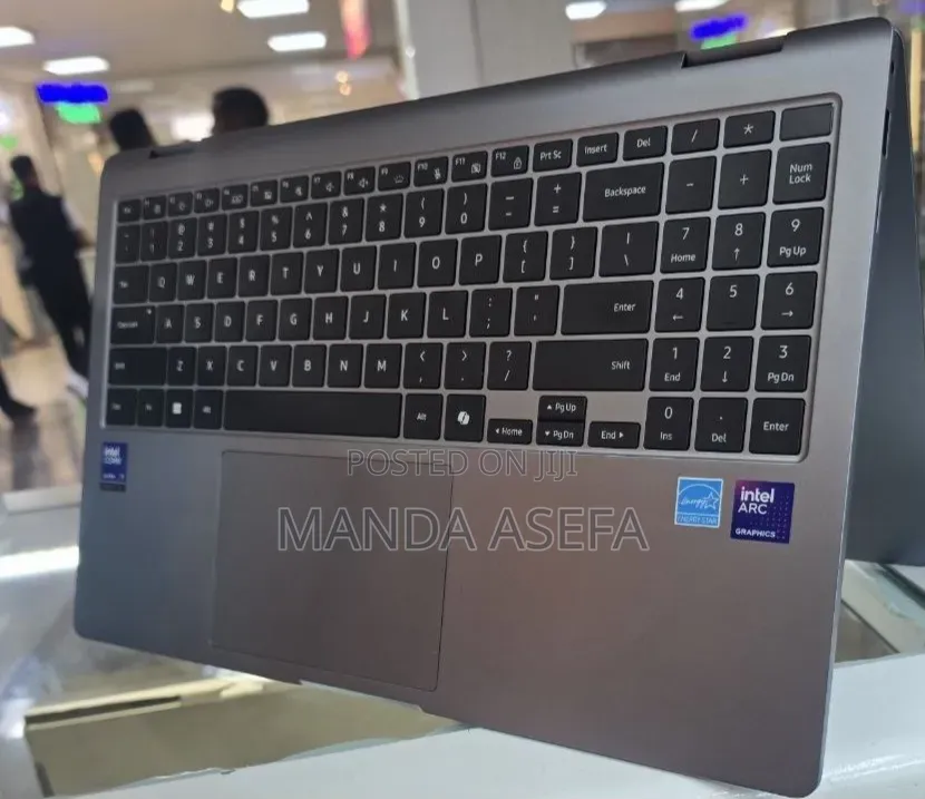 New Laptop Samsung 16GB Intel Core Ultra 7 SSD 512GB