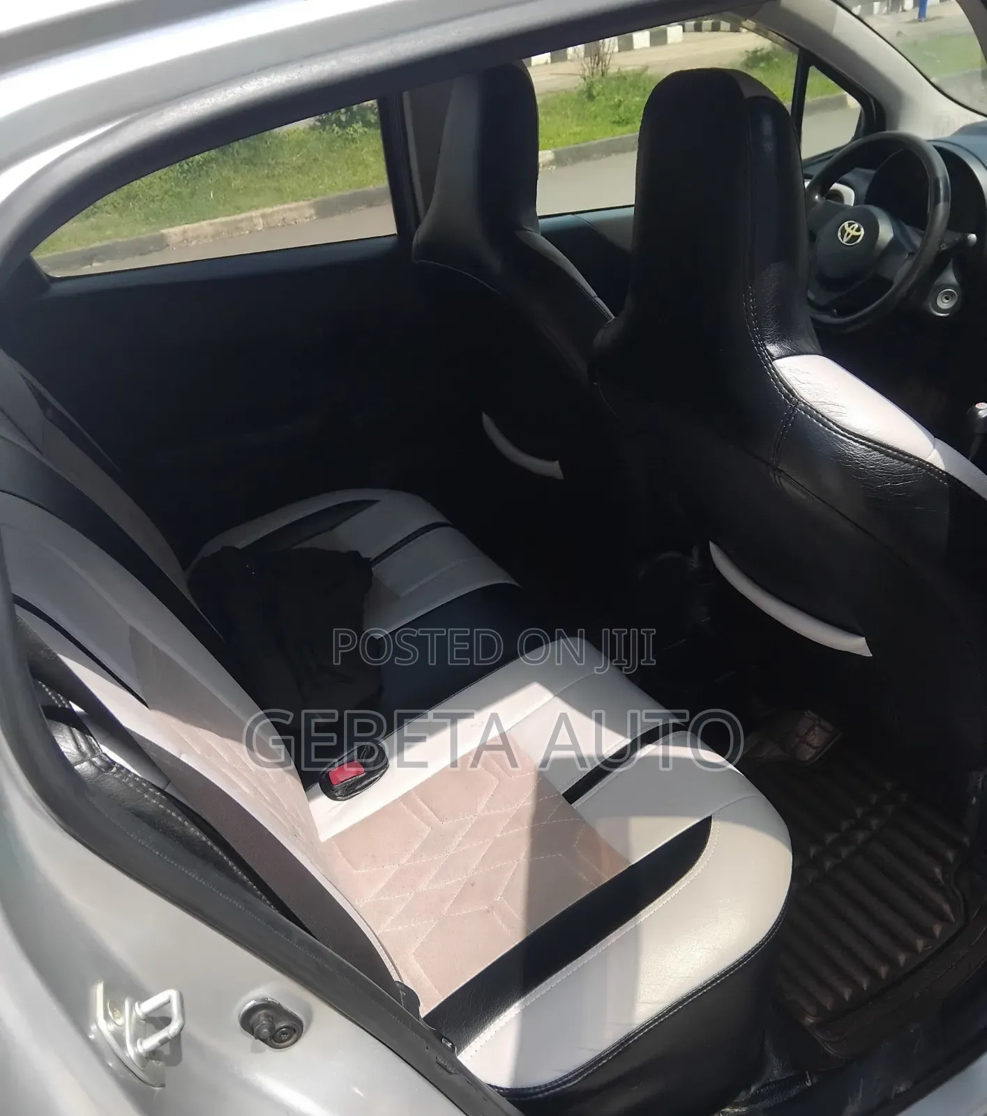 Toyota Yaris 2012