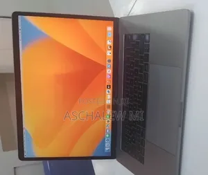 New Laptop Apple MacBook Pro 2017 16GB Intel Core i7 SSD 512GB