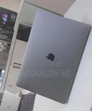 New Laptop Apple MacBook Pro 2017 16GB Intel Core i7 SSD 512GB