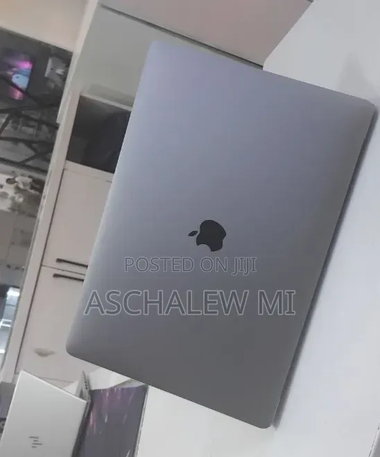 New Laptop Apple MacBook Pro 2017 16GB Intel Core i7 SSD 512GB
