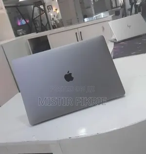 New Laptop Apple MacBook Pro 2017 16GB Intel SSD 512GB