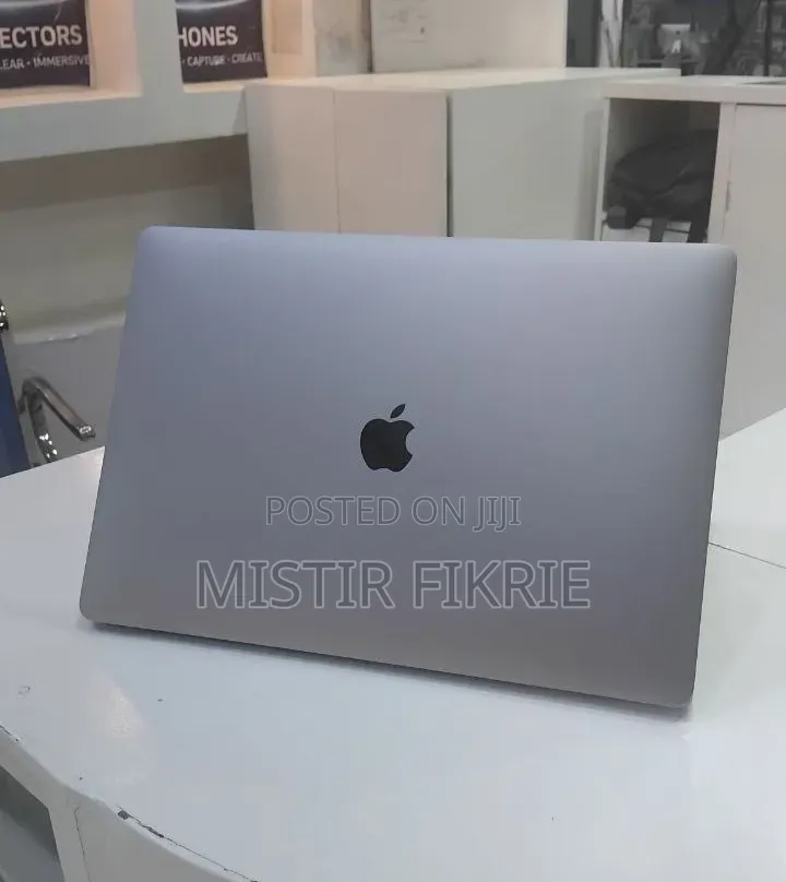 New Laptop Apple MacBook Pro 2017 16GB Intel SSD 512GB