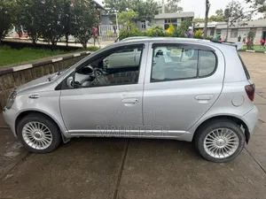 Toyota Vitz 2001 Silver