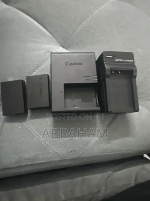 Camera Canon 250D With Double Lens