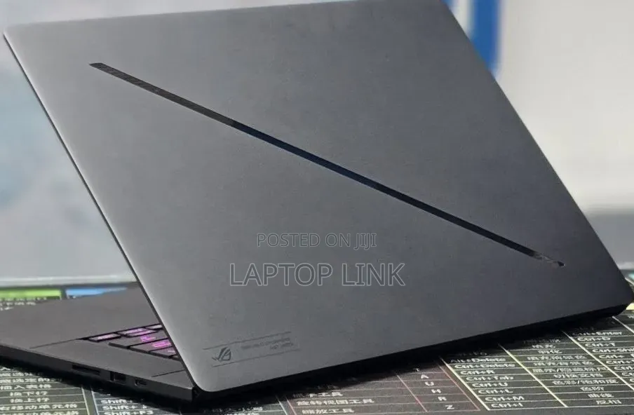 New Laptop Asus ROG Zephyrus G16 16GB Intel Core Ultra 9 SSD 1T