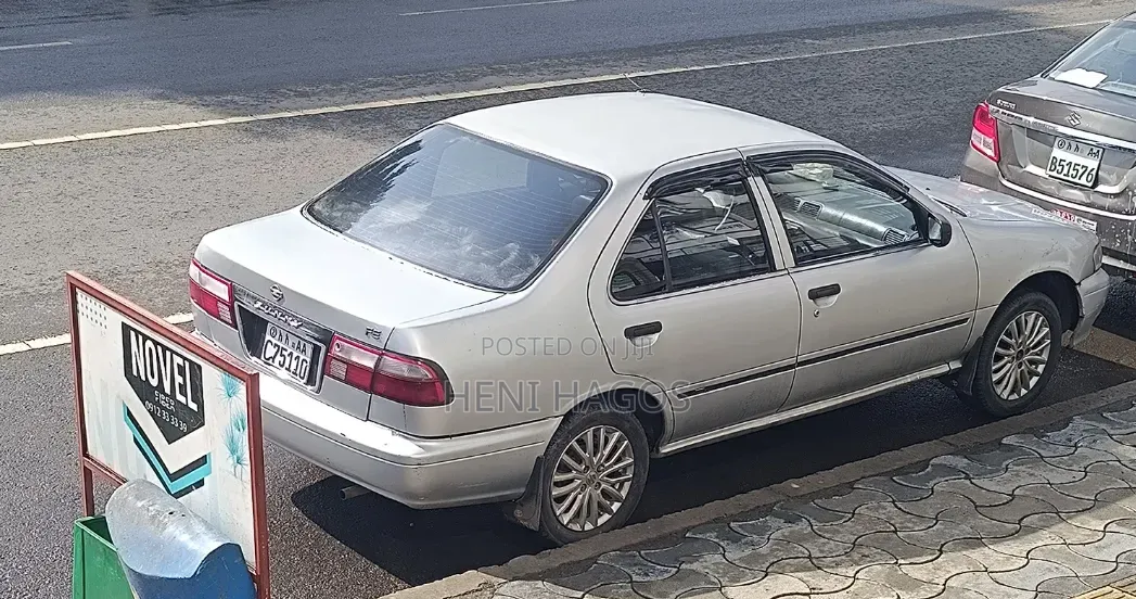 Nissan Sunny 1998 Gray