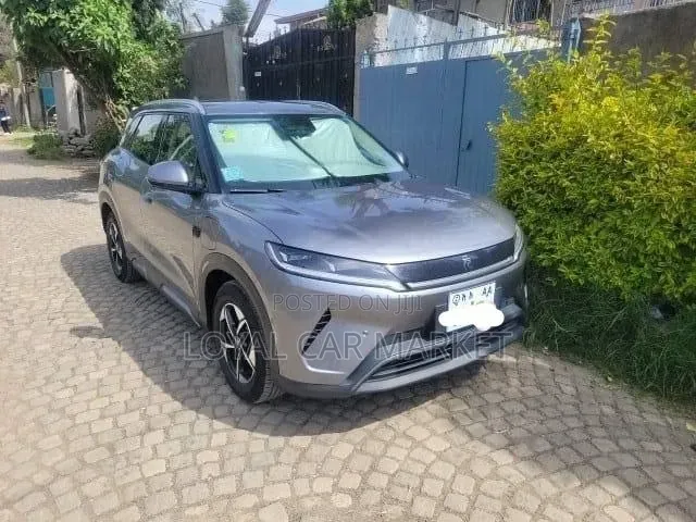 BYD Yuan Up 2025 Gray