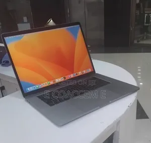 New Laptop Apple MacBook 16GB Intel Core i7 SSD 512GB