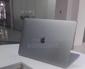 New Laptop Apple MacBook 16GB Intel Core i7 SSD 512GB