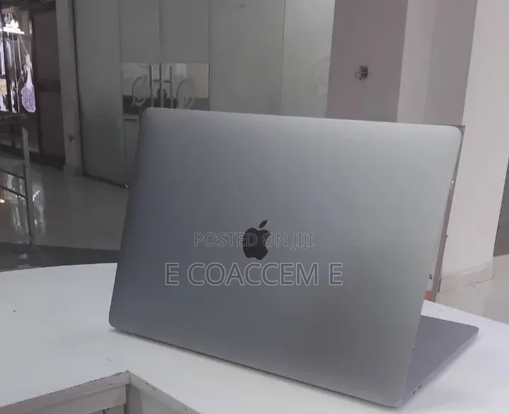 New Laptop Apple MacBook 16GB Intel Core i7 SSD 512GB