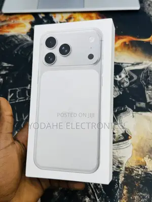 New Apple iPhone 17 Pro Max 256 GB White