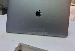 New Laptop Apple MacBook Pro 2017 16GB Intel Core i7 SSD 512GB