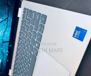 New Laptop HP OmniBook 5 Flip 16GB Intel Core 7 SSD 512GB