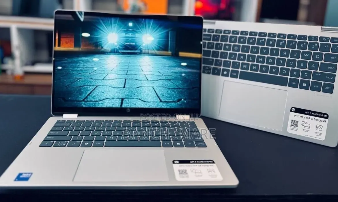 New Laptop HP OmniBook 5 Flip 16GB Intel Core 7 SSD 512GB