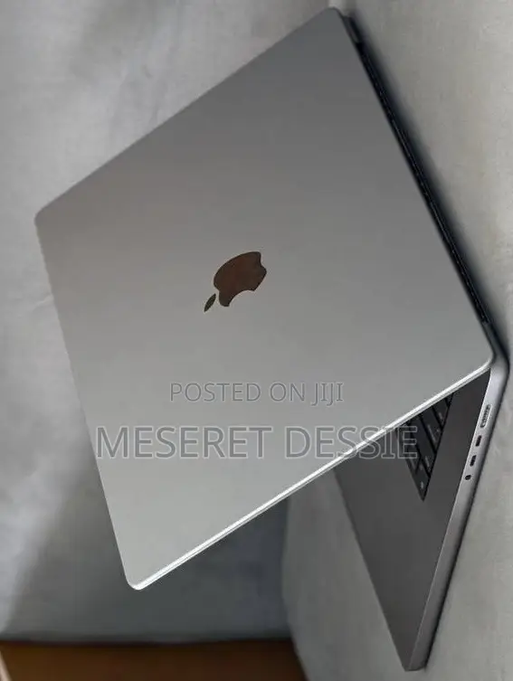 New Laptop Apple MacBook Pro 2021 M1 16GB Apple M1 Pro SSD 1T