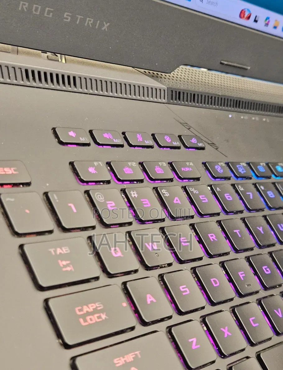 New Laptop Asus ROG Strix SCAR 17 16GB AMD Ryzen 9 SSD 1T