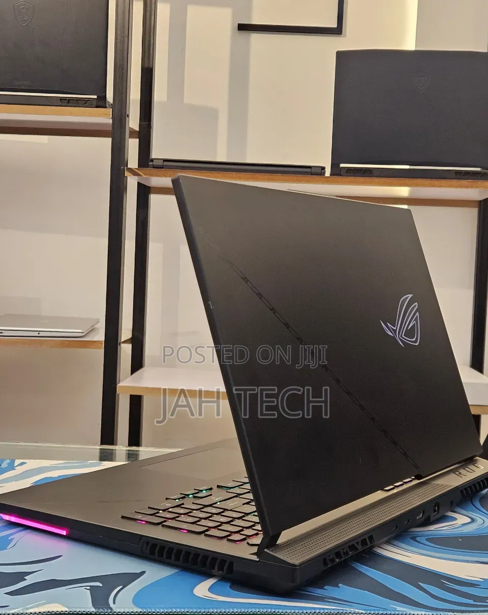 New Laptop Asus ROG Strix SCAR 17 16GB AMD Ryzen 9 SSD 1T