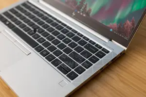 New Laptop HP EliteBook 830 G8 16GB Intel Core i7 SSD 512GB