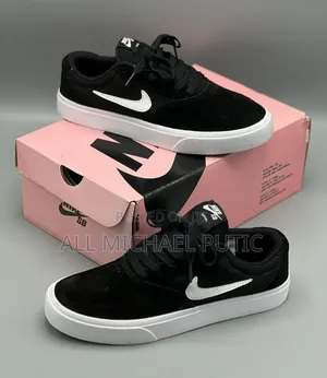 Nike SB Charge Suede Skate Shoes