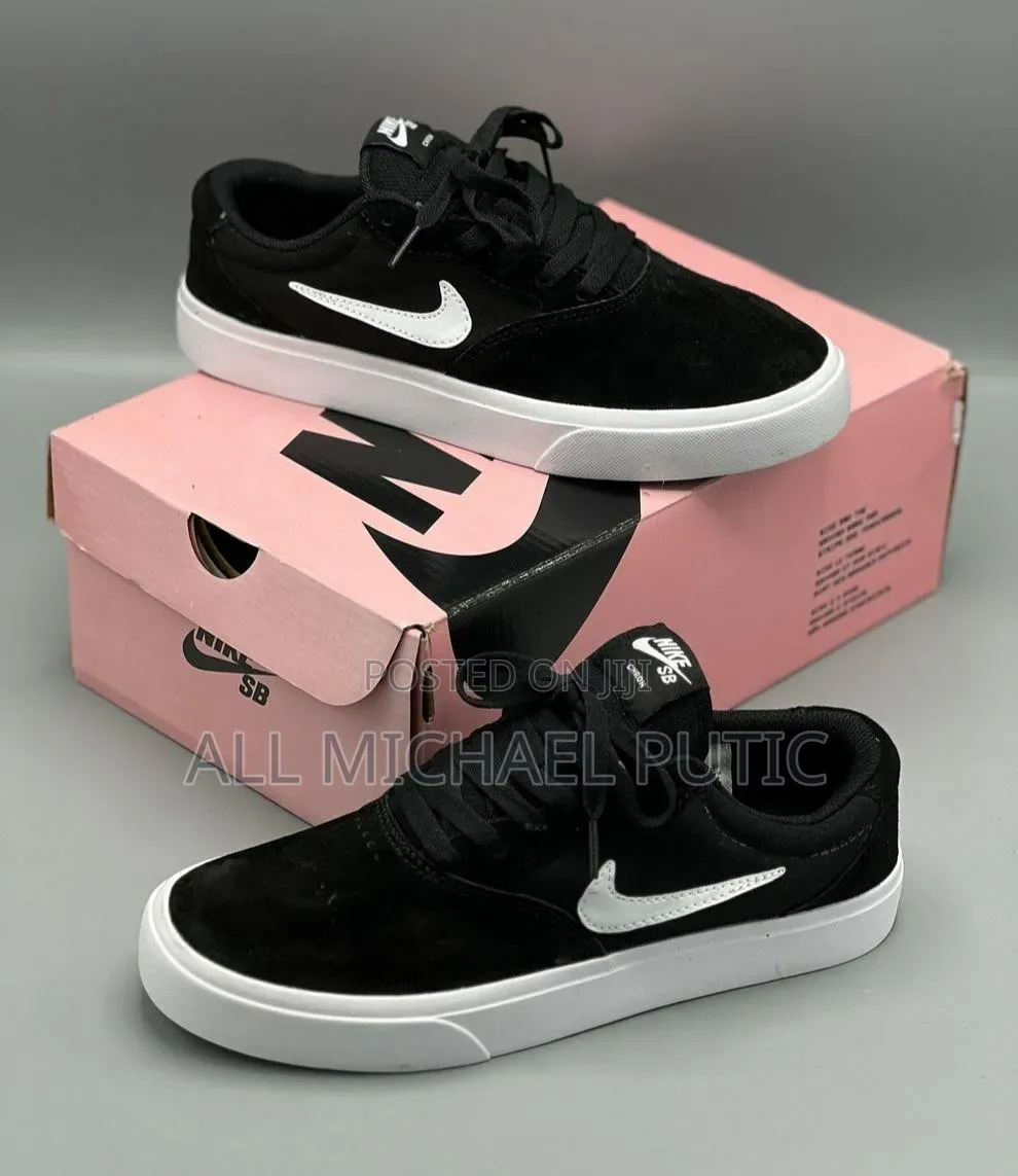 Nike SB Charge Suede Skate Shoes