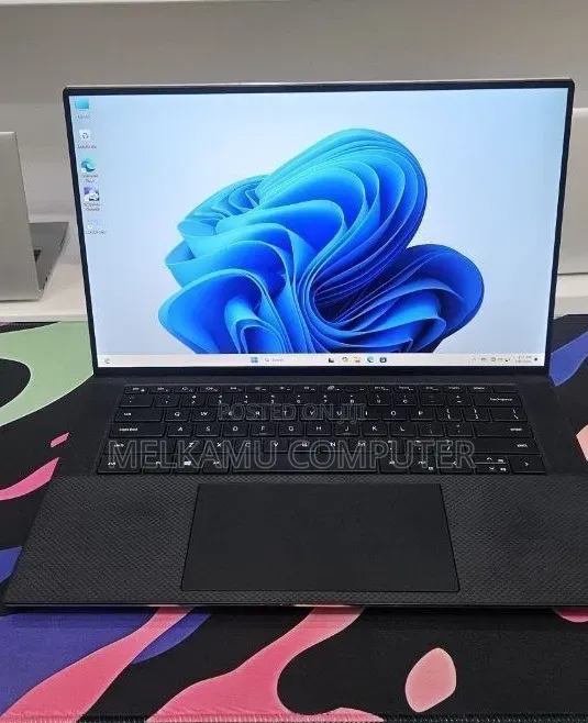 New Laptop Dell XPS 15 9500 16GB Intel Core i7 SSD 512GB