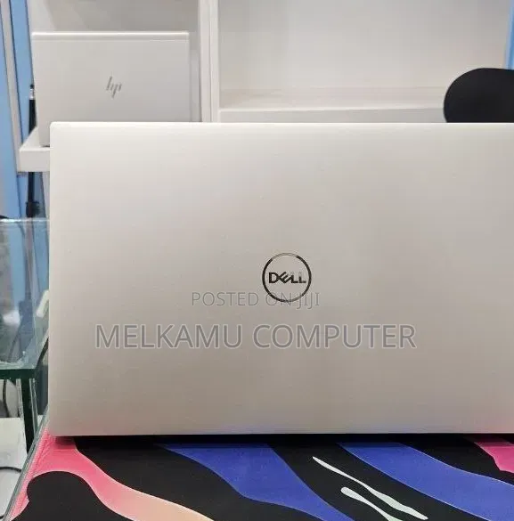 New Laptop Dell XPS 15 9500 16GB Intel Core i7 SSD 512GB