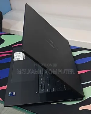 New Laptop HP OmniBook X Flip 16" 16GB Intel Core Ultra 7 SSD 1T