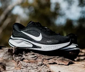 Nike Journey Run Road Running Black/Green