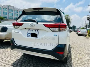Toyota Rush 2022 White