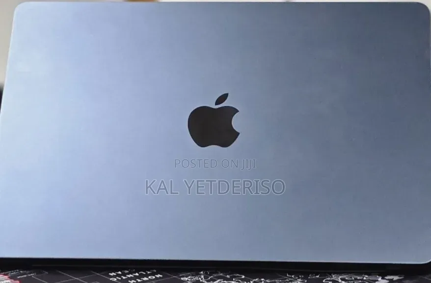 New Laptop Apple MacBook Air 2022 M2 8GB SSD 256GB