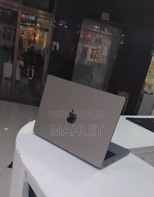New Laptop Apple MacBook Pro 2021 M1 16GB Intel Core i9 SSD 512GB
