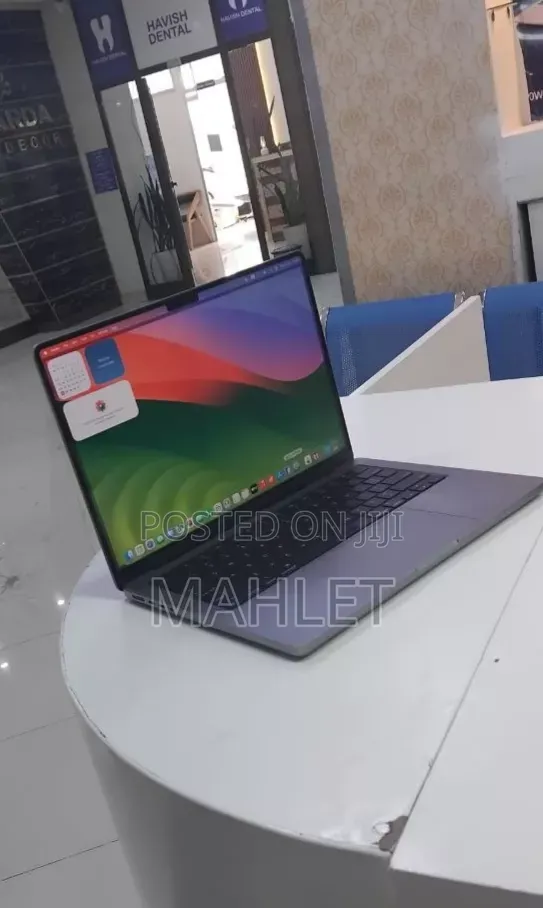 New Laptop Apple MacBook Pro 2021 M1 16GB Intel Core i9 SSD 512GB
