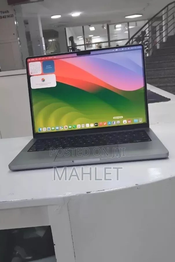 New Laptop Apple MacBook Pro 2021 M1 16GB Intel Core i9 SSD 512GB