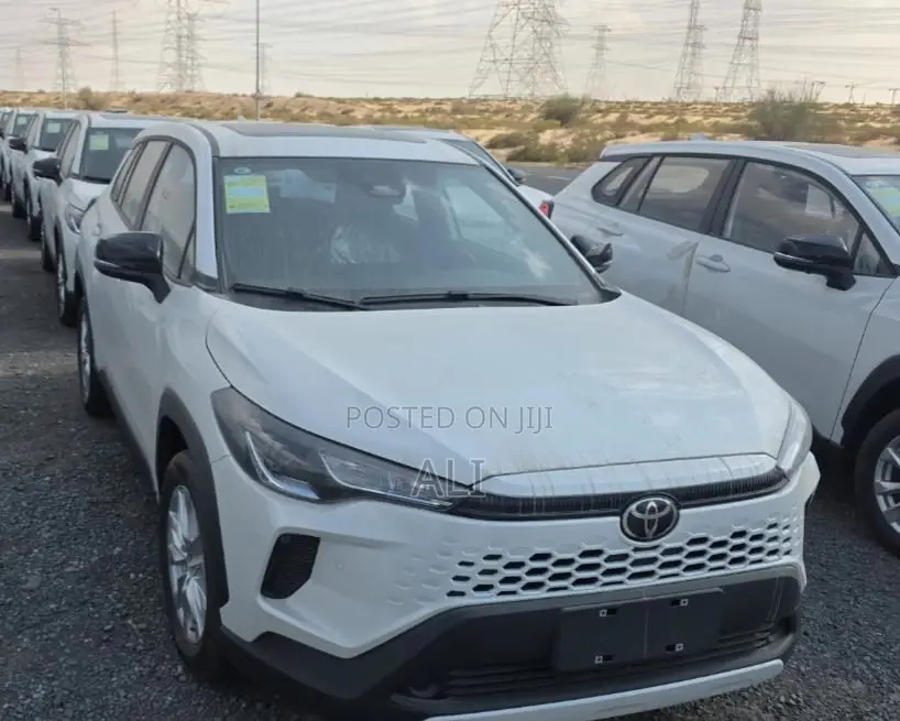 New Toyota Corolla Cross Hybrid 2025 Off white