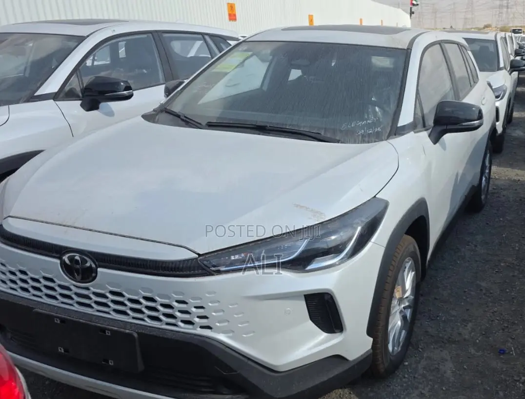 New Toyota Corolla Cross Hybrid 2025 Off white